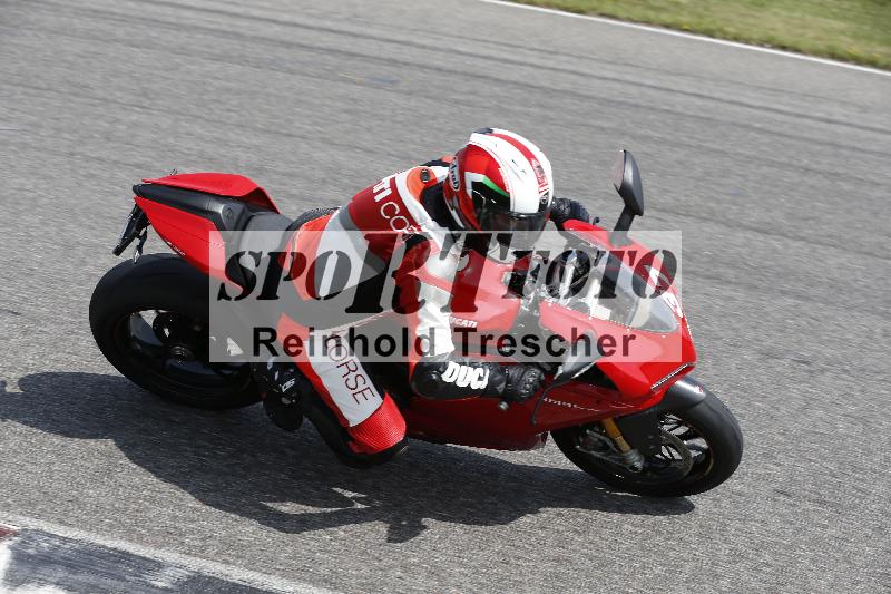 Archiv-2025/27 12.06.2025 Ducati Schweiz Trackday Warmup  ADR/gruen-vert/37